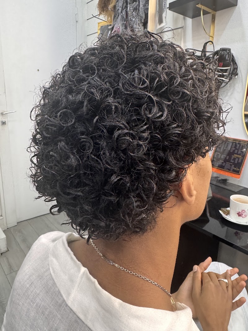 NOUCHE PARIS meilleur salon Afro Antillais ✂