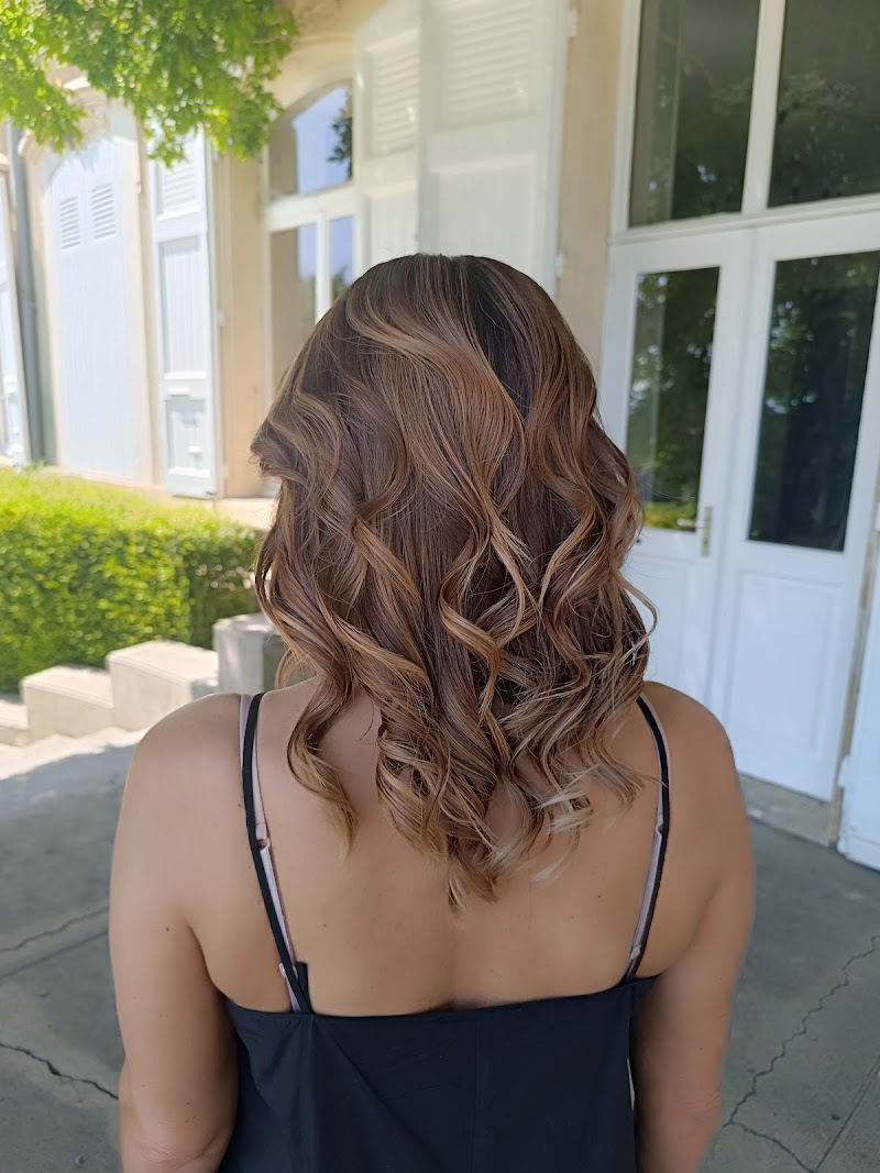 Sun Color’s Hair Salon - Coiffeuse Lyon